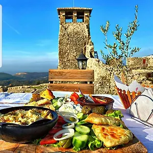 Casa de hóspedes Emiliano Castle Of, Krujë