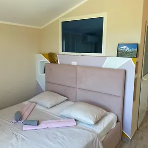 Bed & Breakfast Ballkan, Grilë